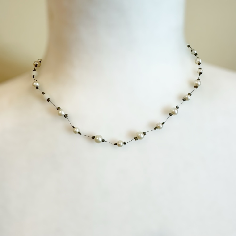 Carolee Faux Pearl Blue And Off-White Wire Necklace Vintage